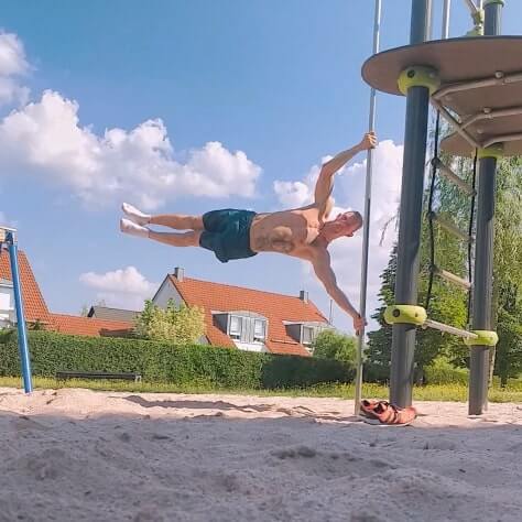 Kinder und Jugendliche
- Kurse und Workshops für:
- Schulklassen
- Jugendmanschaften
- Feriencamps
- Vereine
- Ninja Training für Kinder
